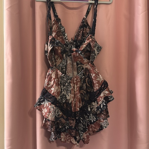 Free People Floral Print Sleeveless Romper size Small - Picture 3 of 4